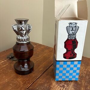 💚Avon Vintage The Queen Chess Piece Bottle